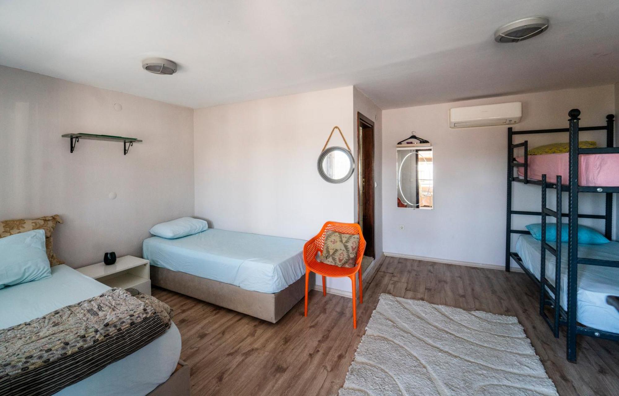 La Luna Hostel Bodrum Exteriör bild